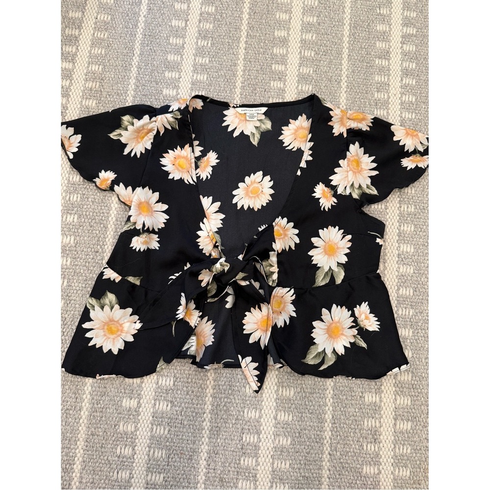 American Eagle Size Small Floral Tie-Front Top Black with White Yellow Daisy
